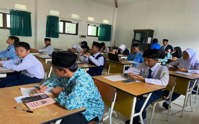 KEGIATAN OLIMPIADE AKADEMIK BERLANGSUNG DI RKB, DENGAN PENGAWAS DARI OSIM