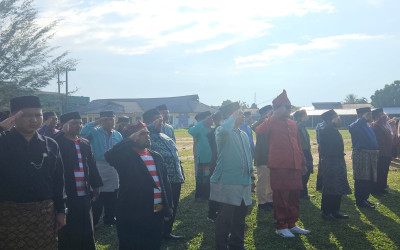 Semarak Baju Adat Warnai Upacara Hardiknas 2026, Guru MAN IC Bangka Tengah Hadiri di MAN 1 Pangkalpinang