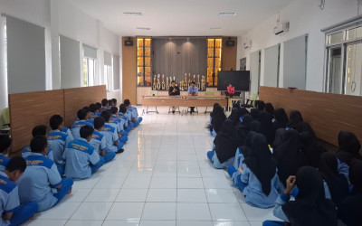 Murid Kelas XII MAN Insan Cendekia Bangka Tengah Ikuti Sosialisasi Dunia Perkuliahan dan Pekerjaan